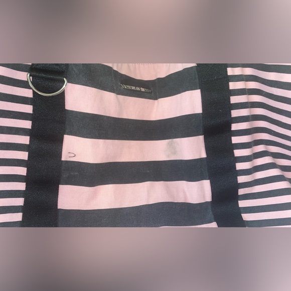 Victoria secret duffle bag - Picture 6 of 6